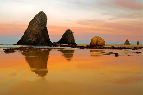 Glasshouse Rocks And Pillow Lava - Queensland Tourism 0