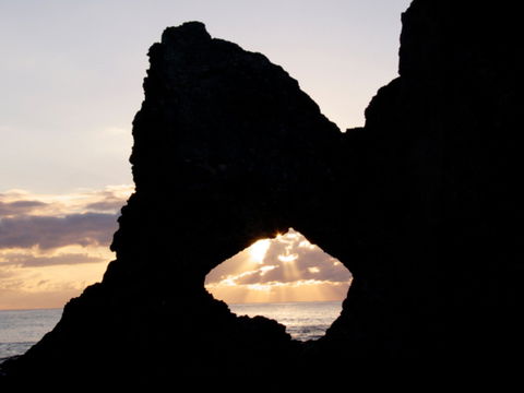 Glasshouse Rocks And Pillow Lava - Queensland Tourism 1