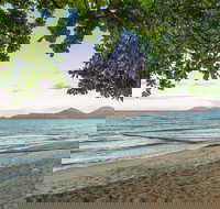 Holloways Beach - QLD Tourism