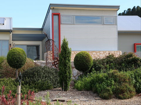 John Lacey's Studio And Green Tank Gallery - Queensland Tourism 0