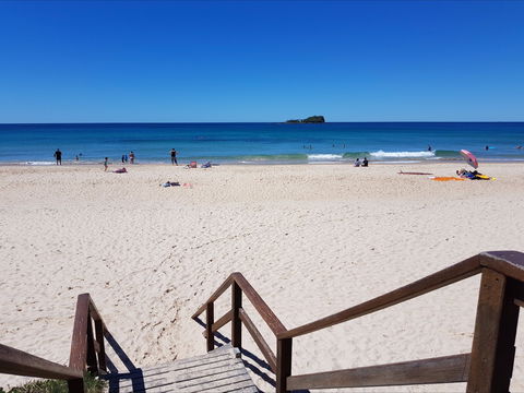 Mudjimba Beach - QLD Tourism 0