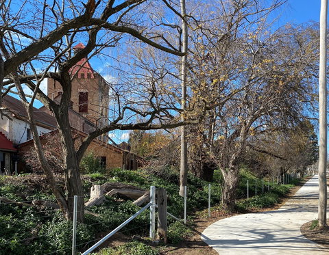 Mulwaree River Walkway - QLD Tourism 1