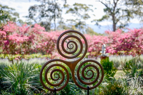 Sculpture At Petana - Queensland Tourism 1