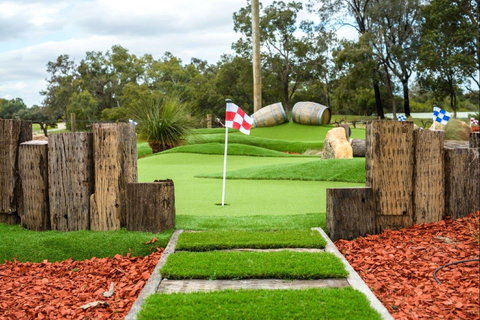 Vines Mini Golf - QLD Tourism 0