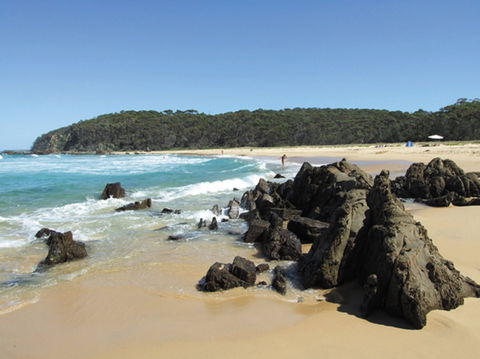 Armands Beach - Queensland Tourism 0
