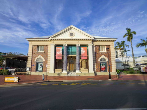 Cairns Art Gallery - Queensland Tourism 1