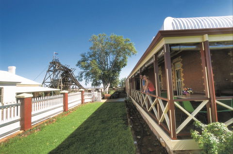 Hoover House - Queensland Tourism 1