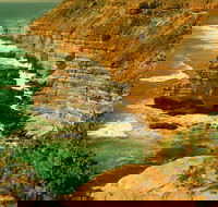 Island Rock and Natural Bridge - Queensland Tourism