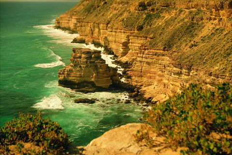 Island Rock And Natural Bridge - QLD Tourism 0