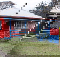 Montague Art and Craft Society  Glasshouse Rocks Road - Queensland Tourism