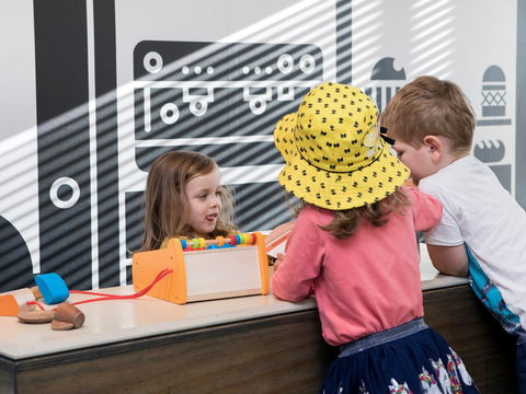 Museum Of Australian Democracy - Queensland Tourism 1