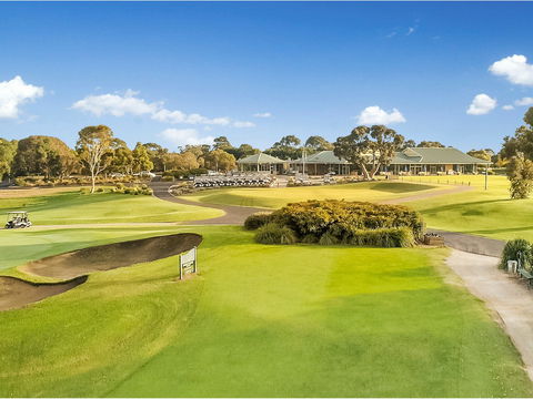 Rosebud Country Club - QLD Tourism 1