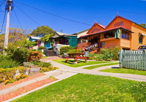 The Bellbird - Queensland Tourism 2