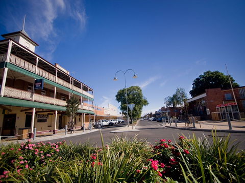 Wee Waa - Queensland Tourism 1