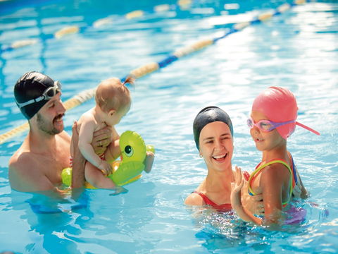 Wellington Aquatic Leisure Centre - Closed During Winter - QLD Tourism 0