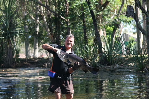 Barra Feeding - Queensland Tourism 0