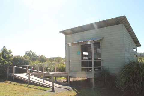 Boyters Lane Bird Hide - Queensland Tourism 1