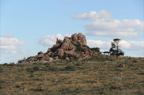 Castle Rock Walk And Lookout - QLD Tourism 1