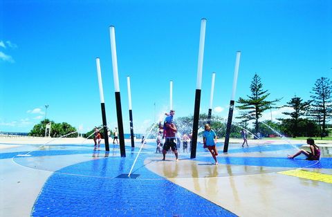 Kings Beach - Queensland Tourism 1