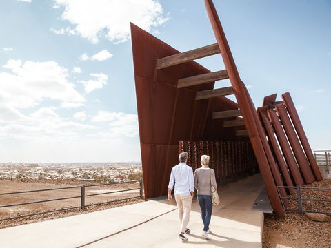 Line Of Lode Lookout And Miners Memorial - Queensland Tourism 0