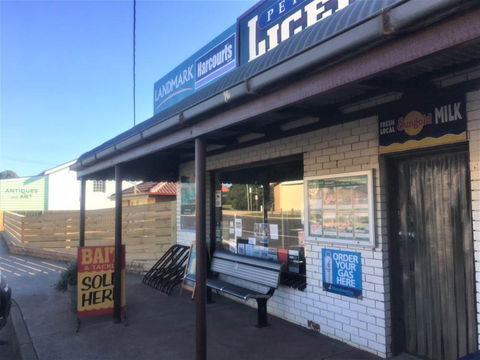 Peterborough Licensed Grocers - QLD Tourism 0