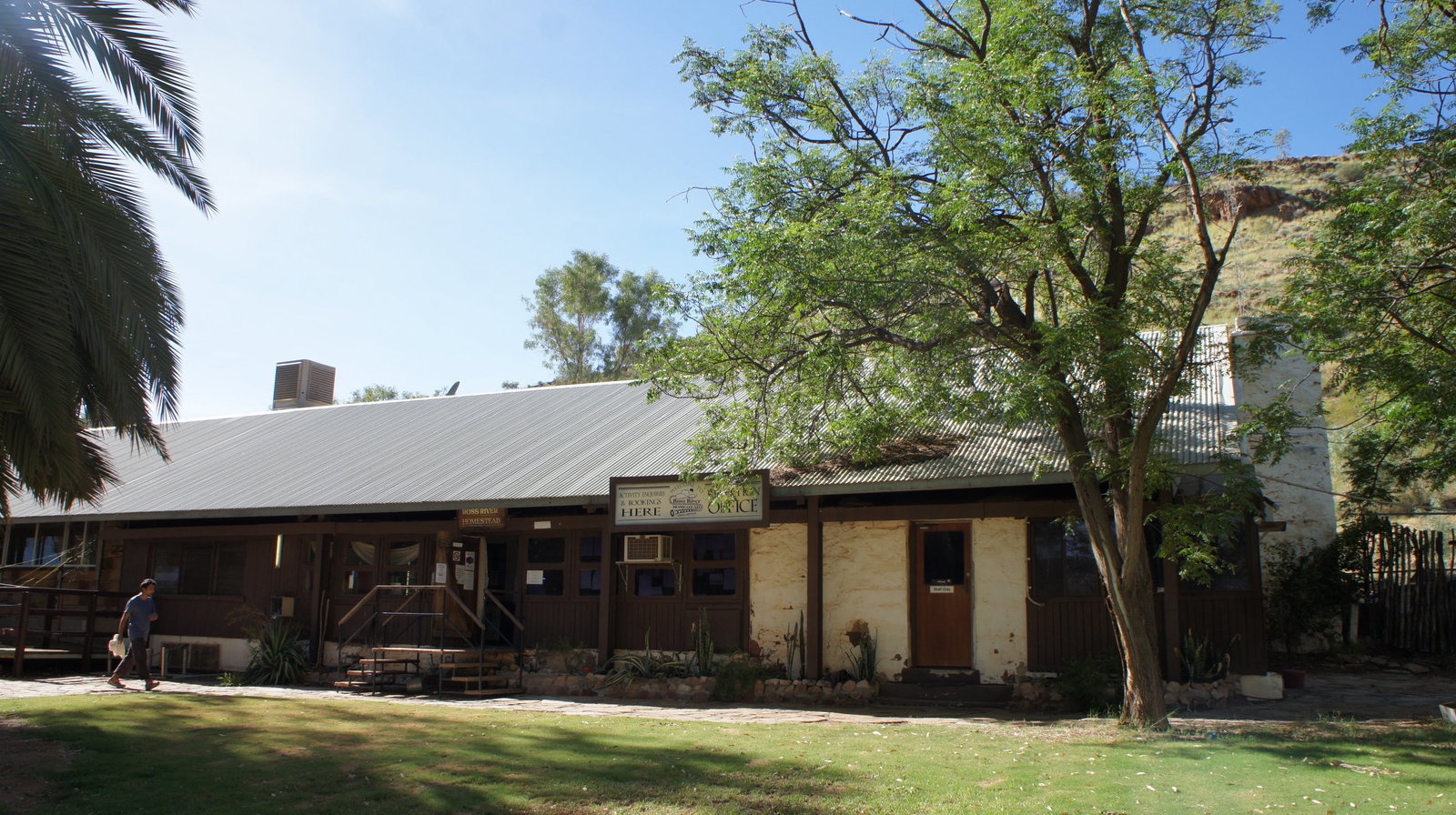 Erldunda NT QLD Tourism