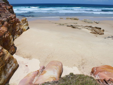 Shelley Caves - Queensland Tourism 2