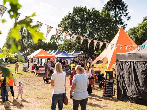 Warragul Farmers Market - QLD Tourism 0