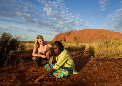 Maruku Arts - Gallery - Queensland Tourism 0