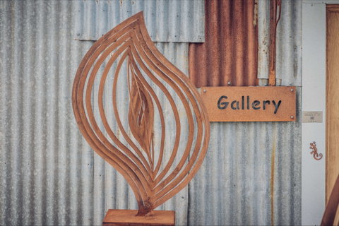 Overwrought Sculpture Garden And Gallery - QLD Tourism 0