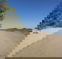 Smalleys Beach - Queensland Tourism