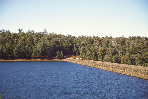 Waroona Dam - QLD Tourism 0