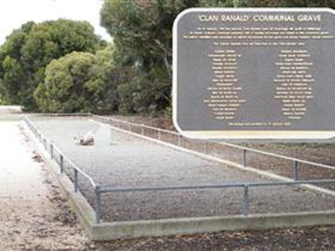 Historic Clan Ranald Shipwreck Graves - Queensland Tourism 1