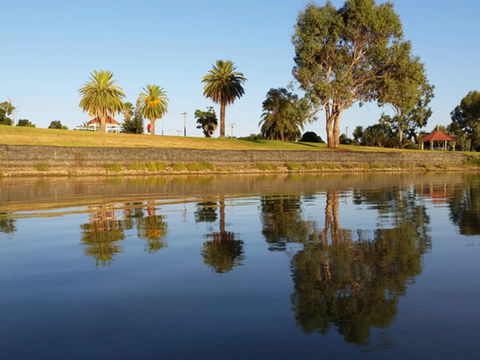 Lake Cargelligo - Queensland Tourism 0