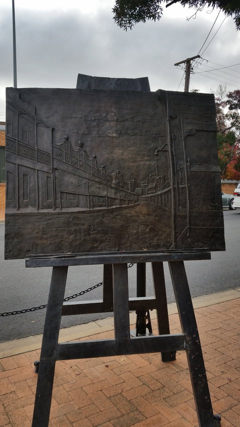Russell Drysdale Easel Sculpture - QLD Tourism 0