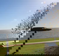 The Donald Campbell Obelisk - QLD Tourism