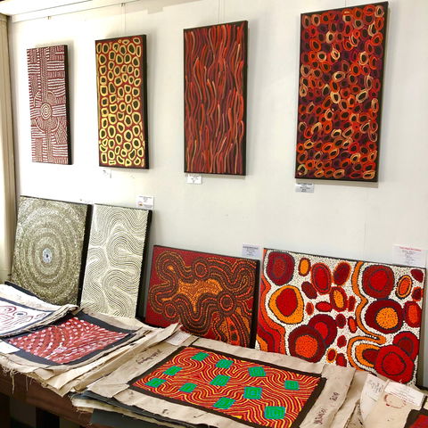 Yubu Napa Art Gallery And Studio - Queensland Tourism 1