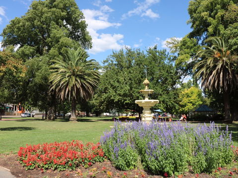 Belmore Park - QLD Tourism 1