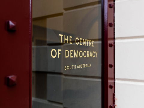 Centre Of Democracy - Queensland Tourism 0