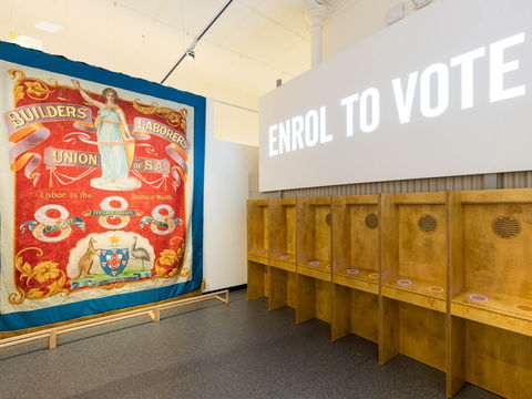 Centre Of Democracy - Queensland Tourism 2