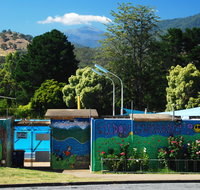 Eildon Outdoor Swimming Pool - QLD Tourism
