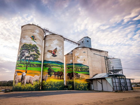 Grenfell Commodities Silos - Queensland Tourism 0