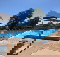 Molong Swimming Pool - Queensland Tourism
