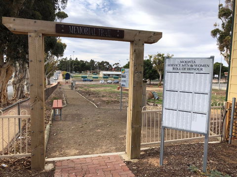Moonta Area School Memorial Trail - Queensland Tourism 1