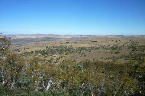 Mount Gladstone - Queensland Tourism 1