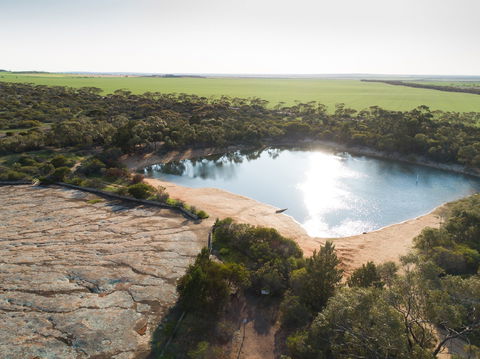 Polda Rock Reserve - Queensland Tourism 1
