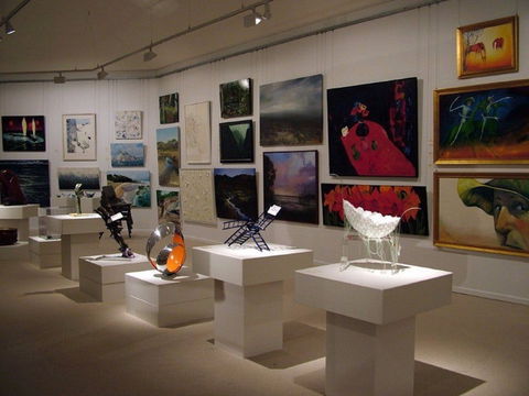 Stanthorpe Regional Art Gallery - QLD Tourism 0