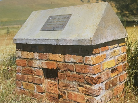 The Cairn - Queensland Tourism 0