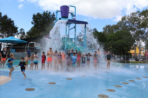 Wetside Water Park - Queensland Tourism 0