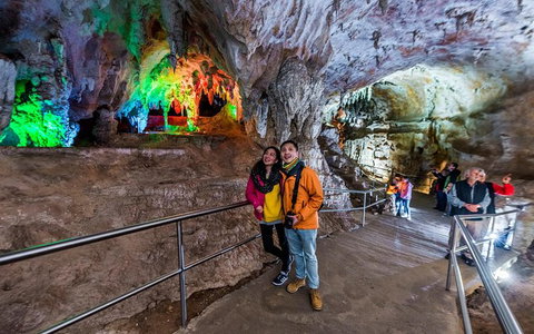 Jenolan Caves: Chifley Cave Tour - QLD Tourism 5